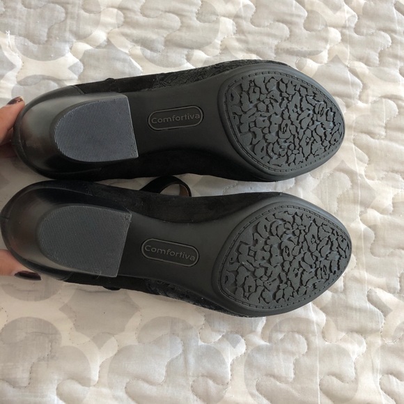 Comfortiva Alora Shoes - Picture 5 of 5